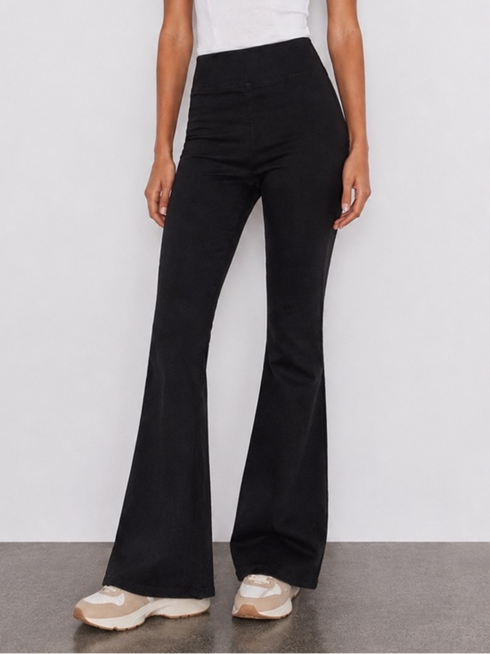 FRAME black jet set flare pull on jeans